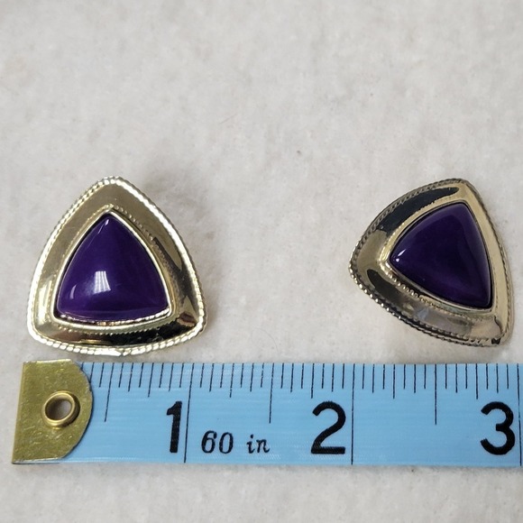 Vintage Unsigned Gold Tone Purple Acrylic Triangle Stud Pierced 1" Earrings - Picture 2 of 3